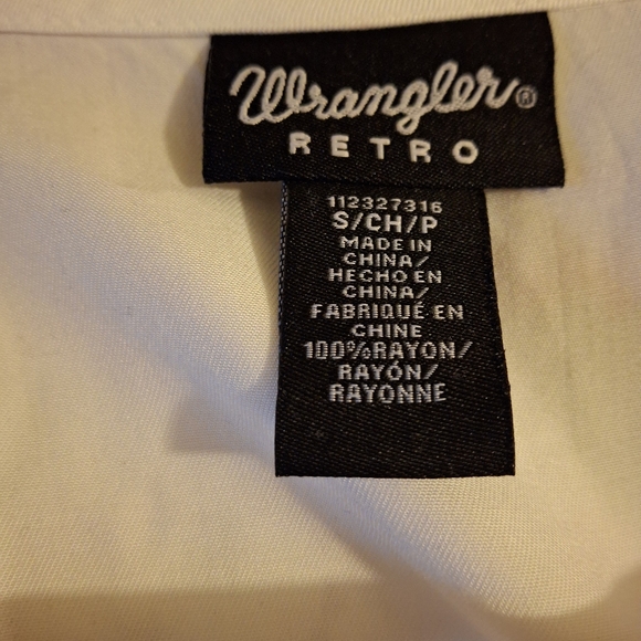 NWT Wrangler Retro Women's Button Front with Crochet Detail Blouse. - Picture 8 of 16